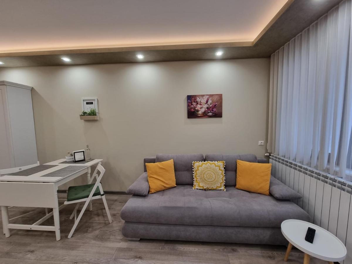 Flowers Apartment Dobrics Kültér fotó